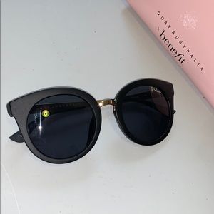 Benefit x Quay Shook sunglasses + case